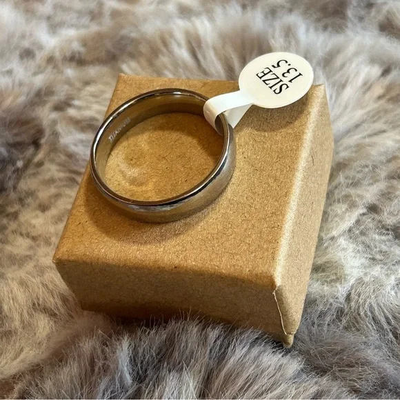 Men’s 6mm polished Titanium comfort band wedding ring NIB 13.5 - Picture 6 of 11